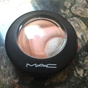 MAC. Mineralized Skinfinish. Otherearthly.